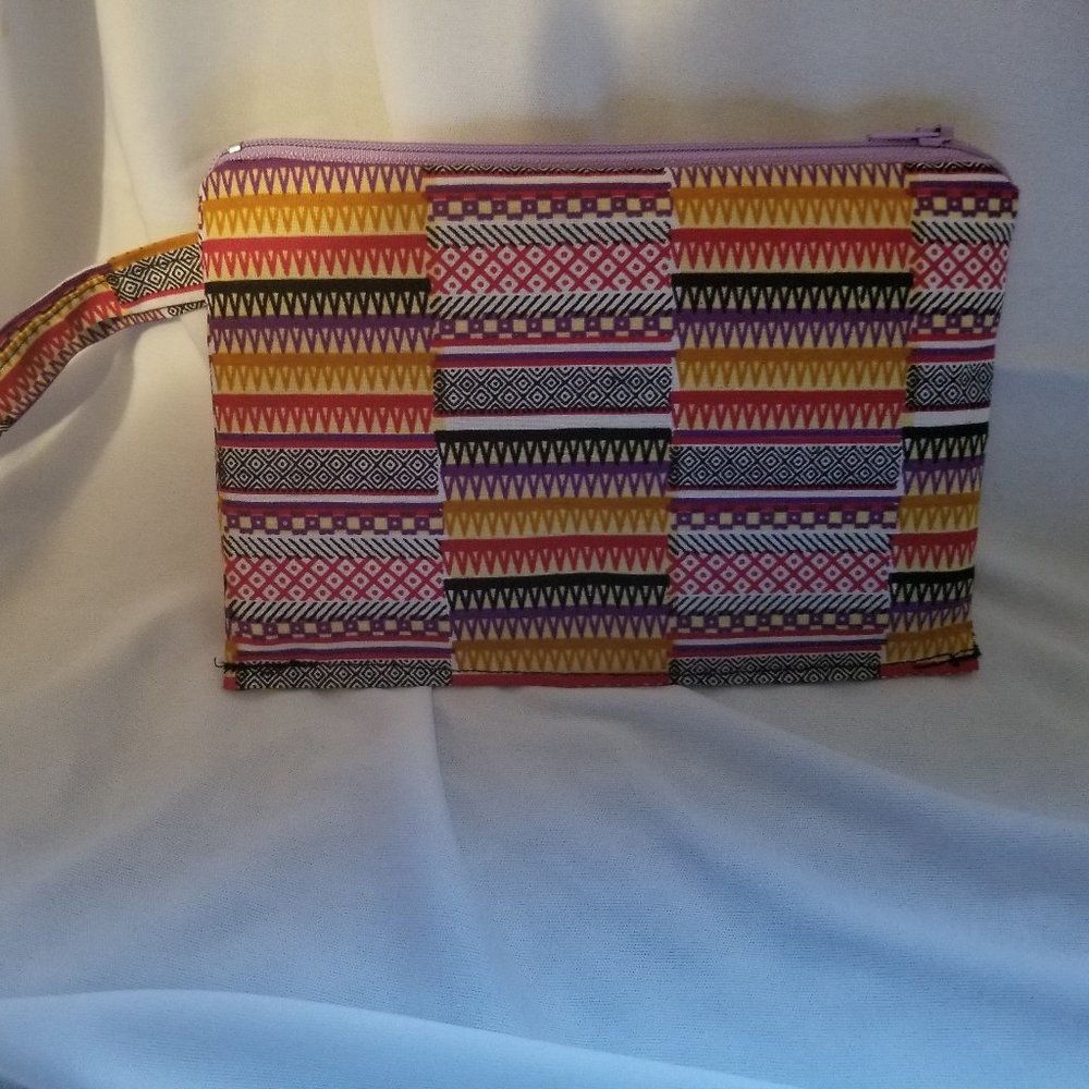 Amara Print Wristlet